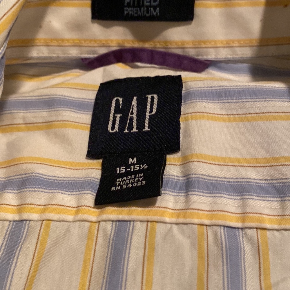 gap button down - Picture 2 of 2